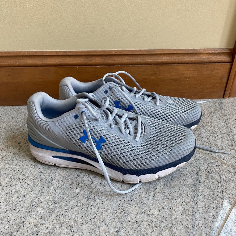 Under Armour Charged Intake 5 Men’s Running Shoes